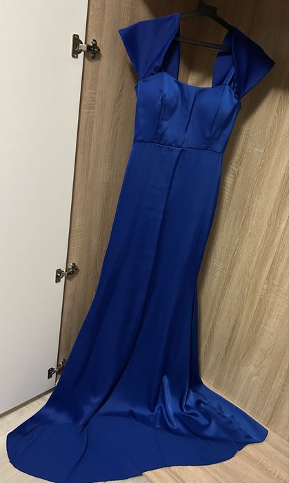 Елегантна, дълга рокля