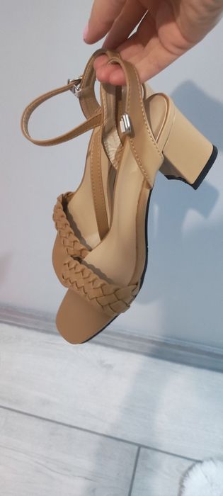 Елегантни черни ,кафеви  сандали