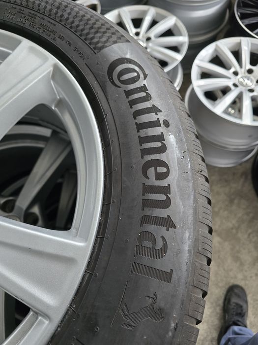 4 Броя 235/60/18 Continental 7mm 23dot