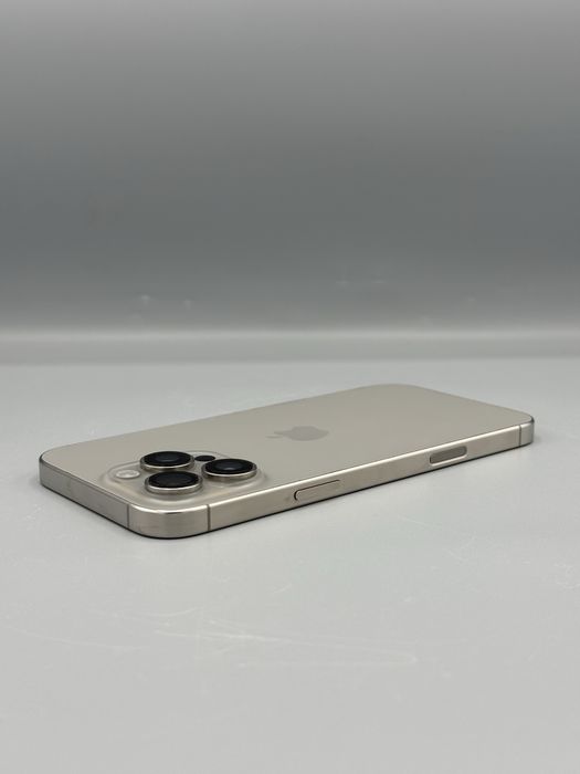 iPhone 16 Pro Max | 256 GB | Punct ecran | Baterie 98% | 241 Cicluri