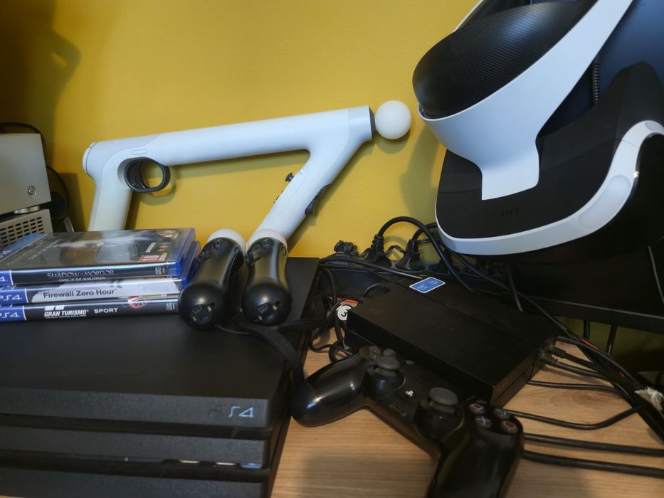Pachet Complet PS4 Pro + Kit VR Full