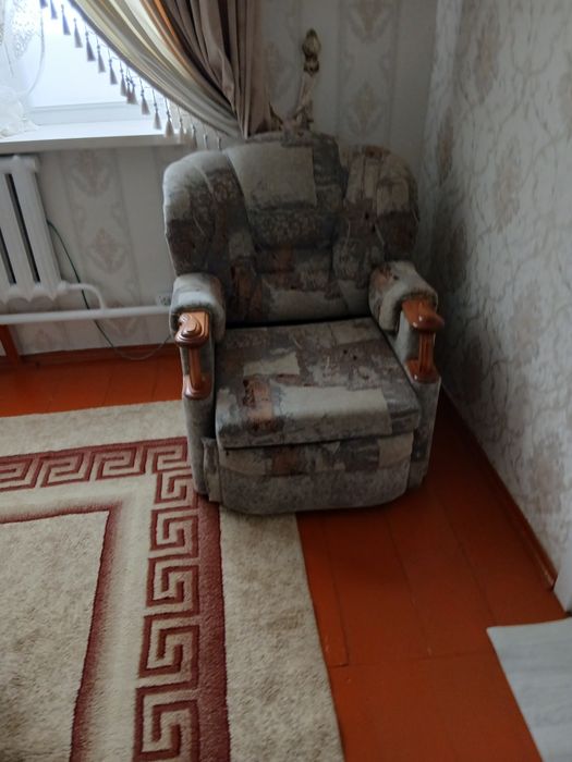 Продам диван для времянки