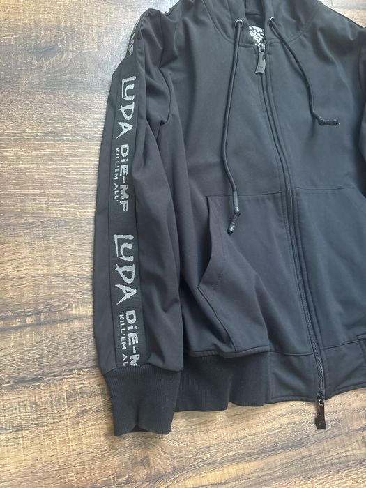 Суичър на Luda die mf