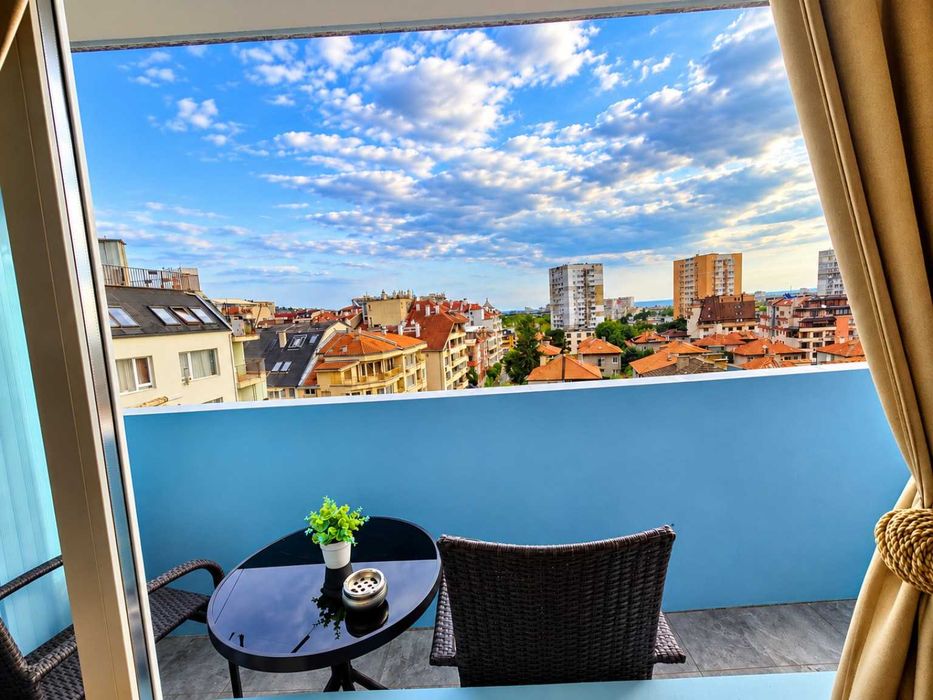 Уютен апартамент с морска гледка във Варна Mir Cozy Apartment