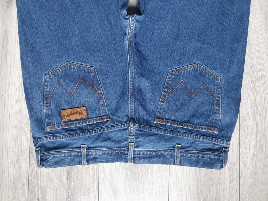 Blugi WRANGLER "Texas" - Marime W42 L34 (Talie 104 cm)