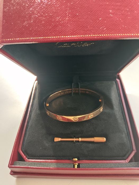 Браслеты Cartier.