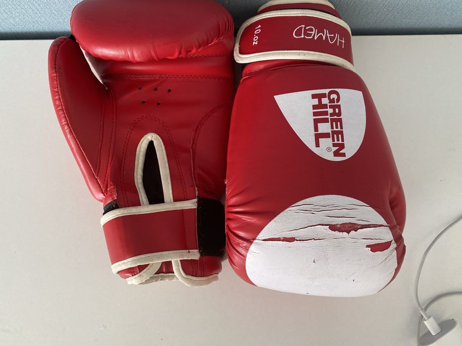 продам боксерский перчатки