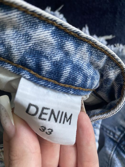 Продам джинсовые шорты