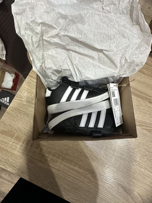 Adidas маратонки 27 номер