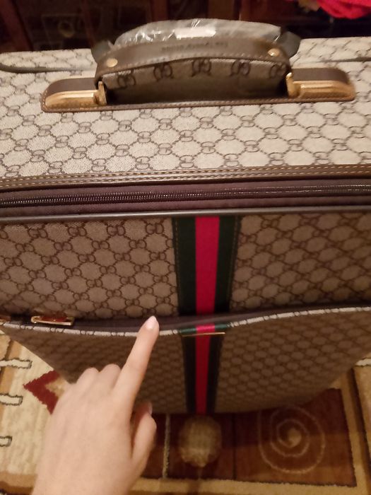 Продам чемодан,новый