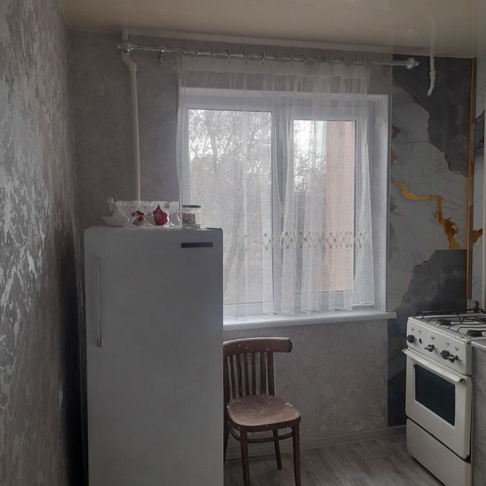 1 комнатная с ремонтом в 1 микрорайоне