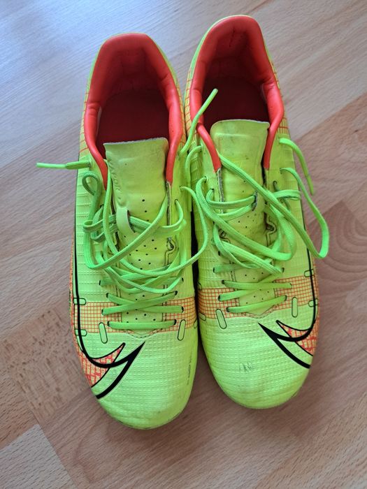 Ghete fotbal Nike iarbă