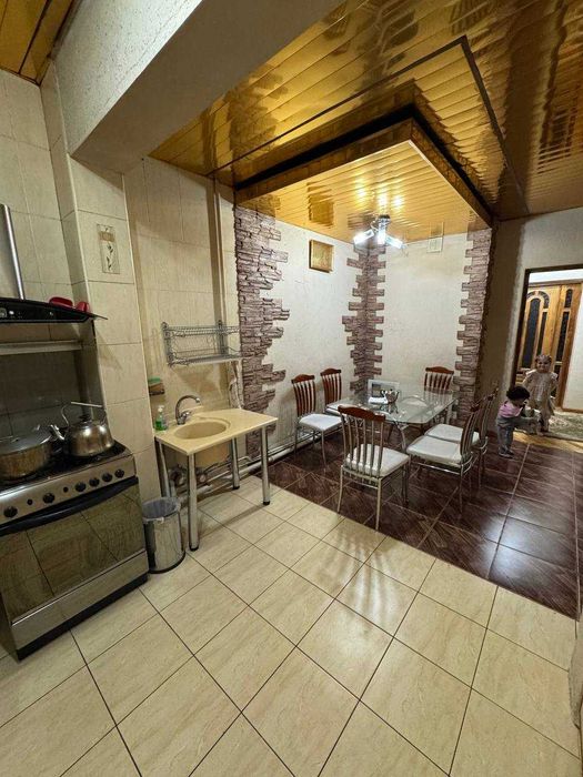 Продается  4 комнатная квартира на первой линии