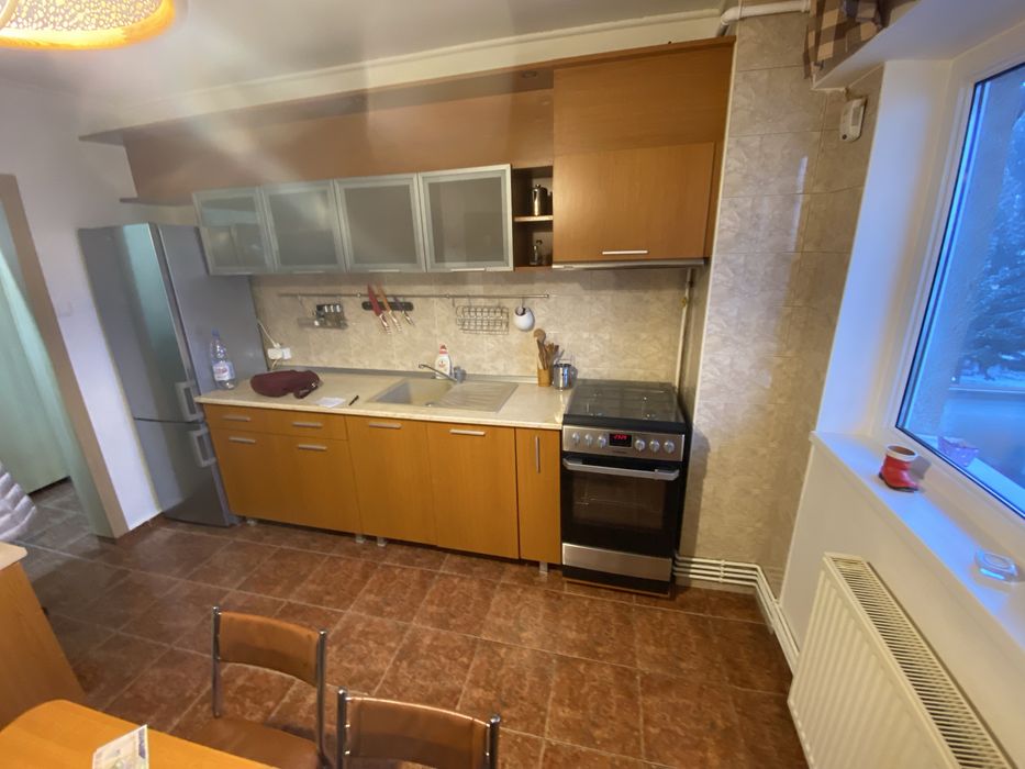 Inchiriez Kiado apartament 2 camere