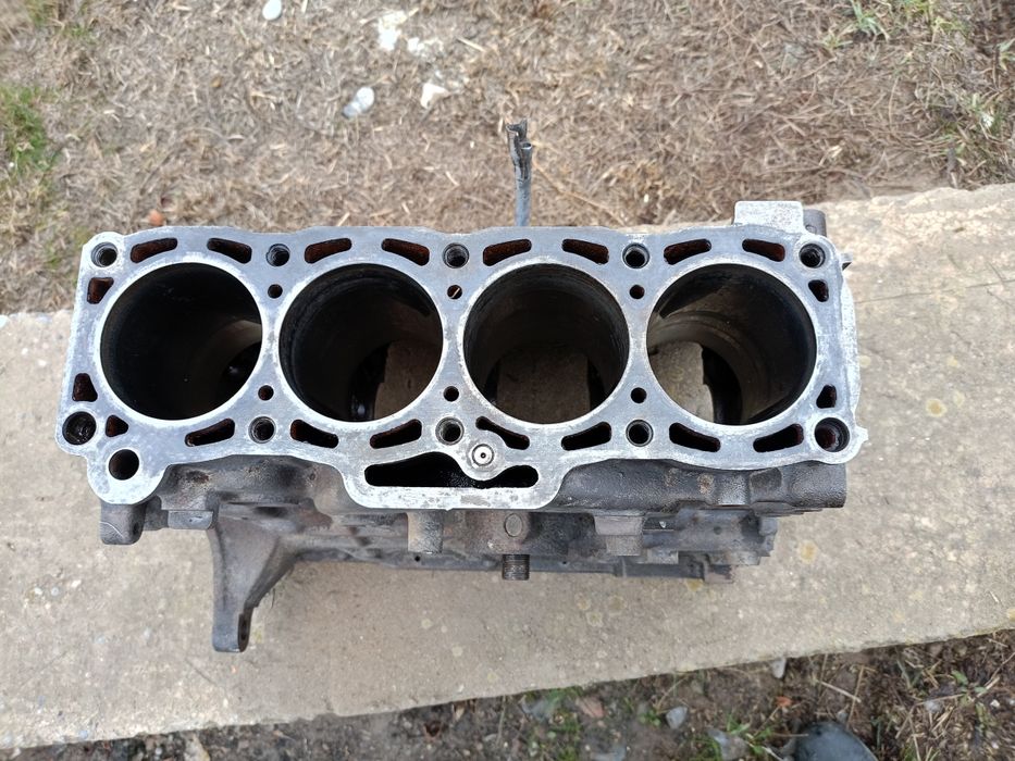 Блок двигателя мазда 626 переходка 2.2куб,