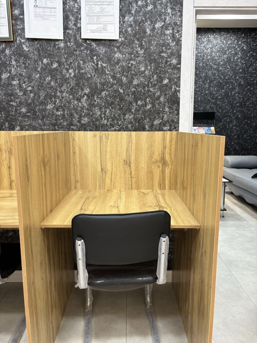 Call operator uchun stol sotiladi