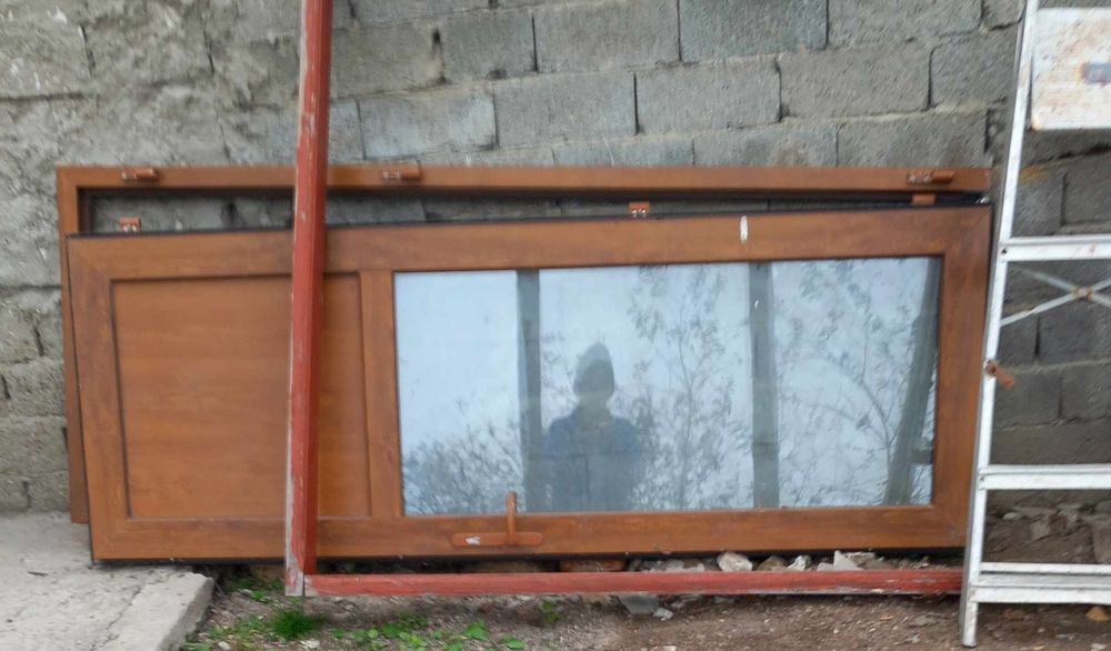 Vând 2 usi exterior