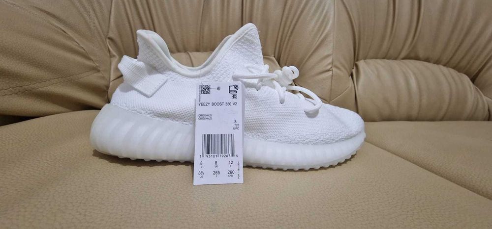 Yeezy cream white