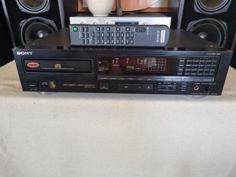 Sony CDP-990. Perfect functional. 18 Bit. Impecabil