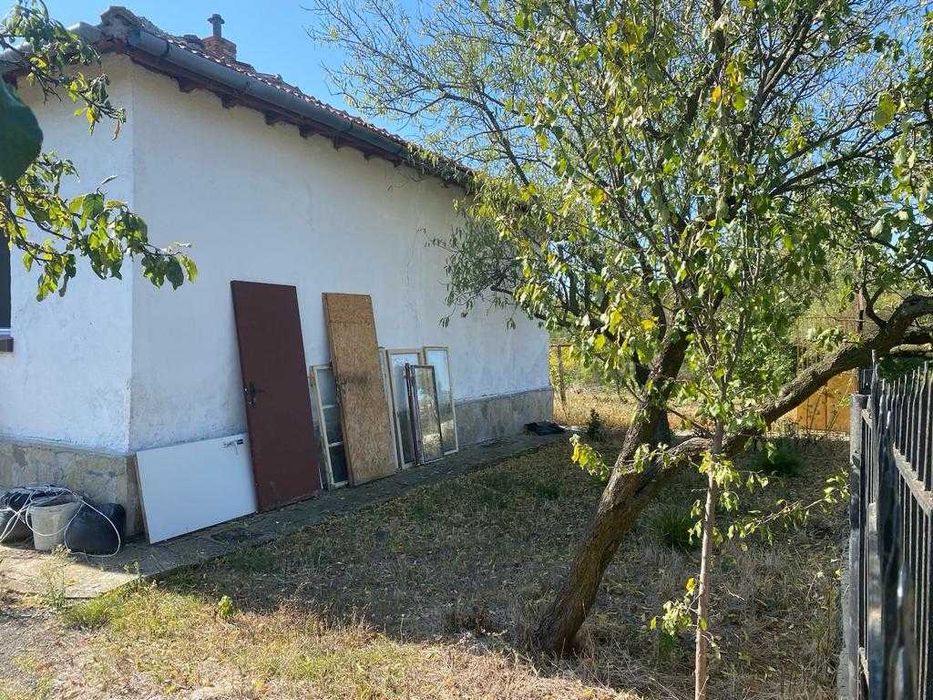 Продава се Къща в с. Аспарухово, Област Бургас - 50 кв.м за 900 €/кв.м - Снимка #2