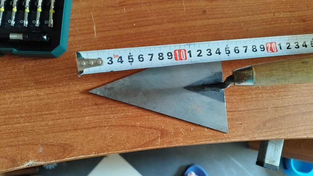 Мистрия, триъгълна зидарска 14/10см нови!