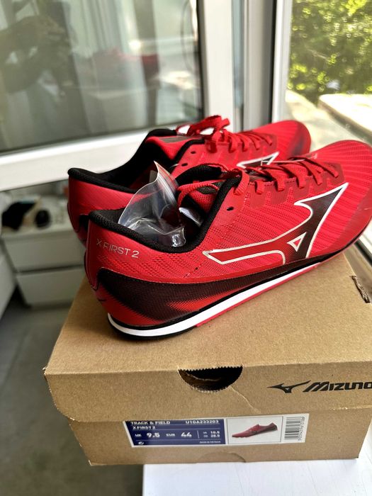 Adidasi Mizuno Cuie Atletism - NOI mas.44, Redus de la 850 la 450 ron, greutate 260 de grame