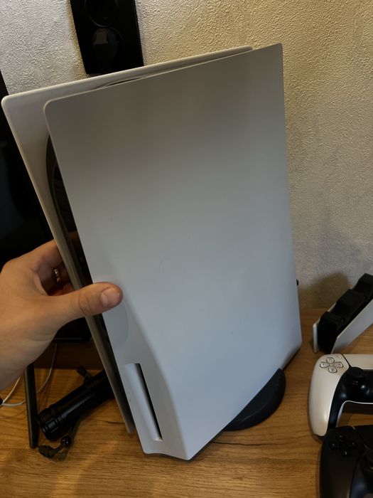 Продам Sony PlayStation 5