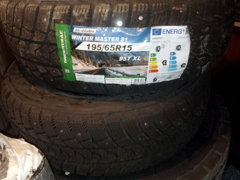 Продам шины с шипами новые