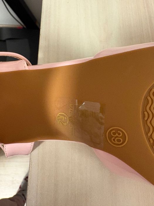 Дамски розови обувки