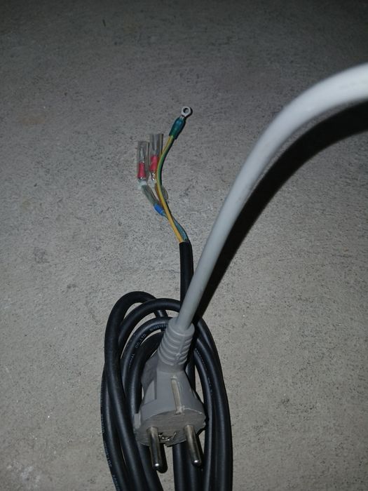 Нов климатик Само за Лятото 12ка Клас А. Никога не е монтиран. Само на