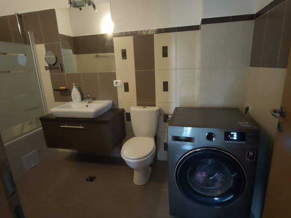 Vând apartament 3 camere