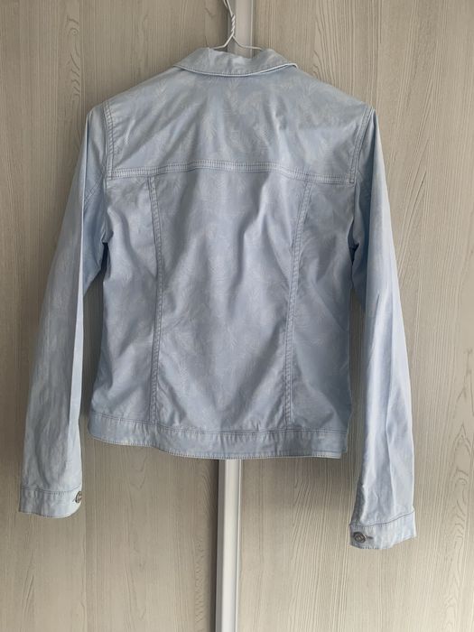 Дамско вталено сако