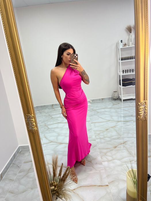 Елегантни дамски рокли