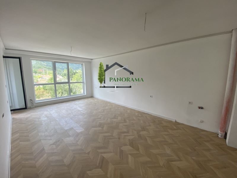 Продава се Тристаен апартамент в Шумен, Боян Българанов 1 - 86 кв.м за 1373 €/кв.м - Снимка #1