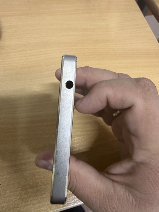 Продаю смартфон модель IPH8