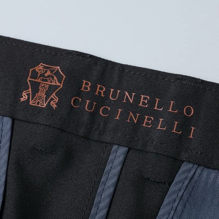 Елегантни панталони Brunello Cucinelli.