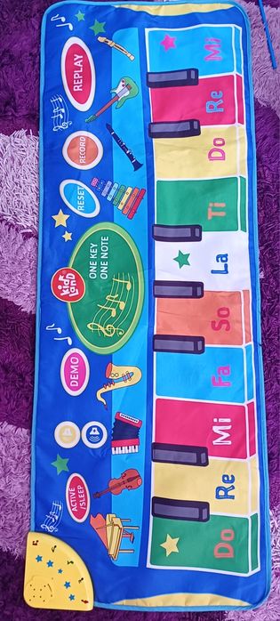 Covoras muzical interactiv