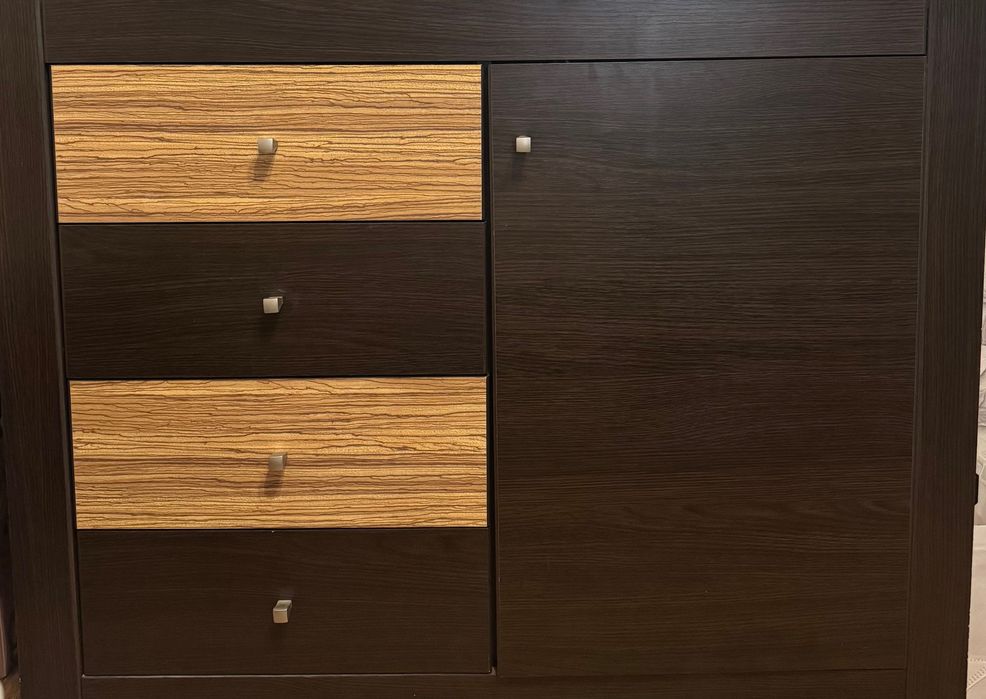 Сервант и комоды