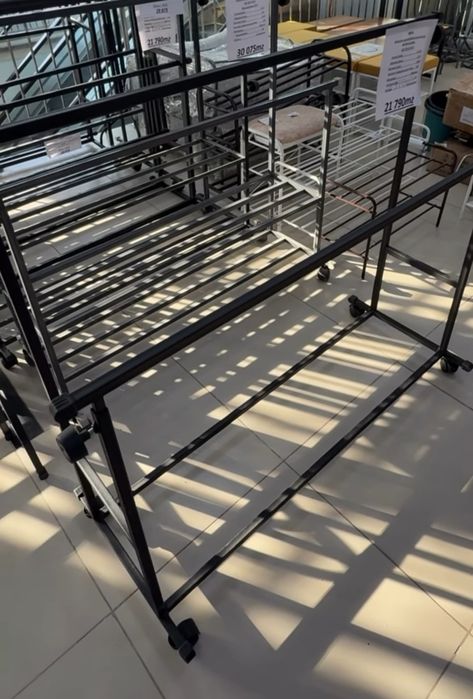 Напольная вешалка для одежды, регулируемая