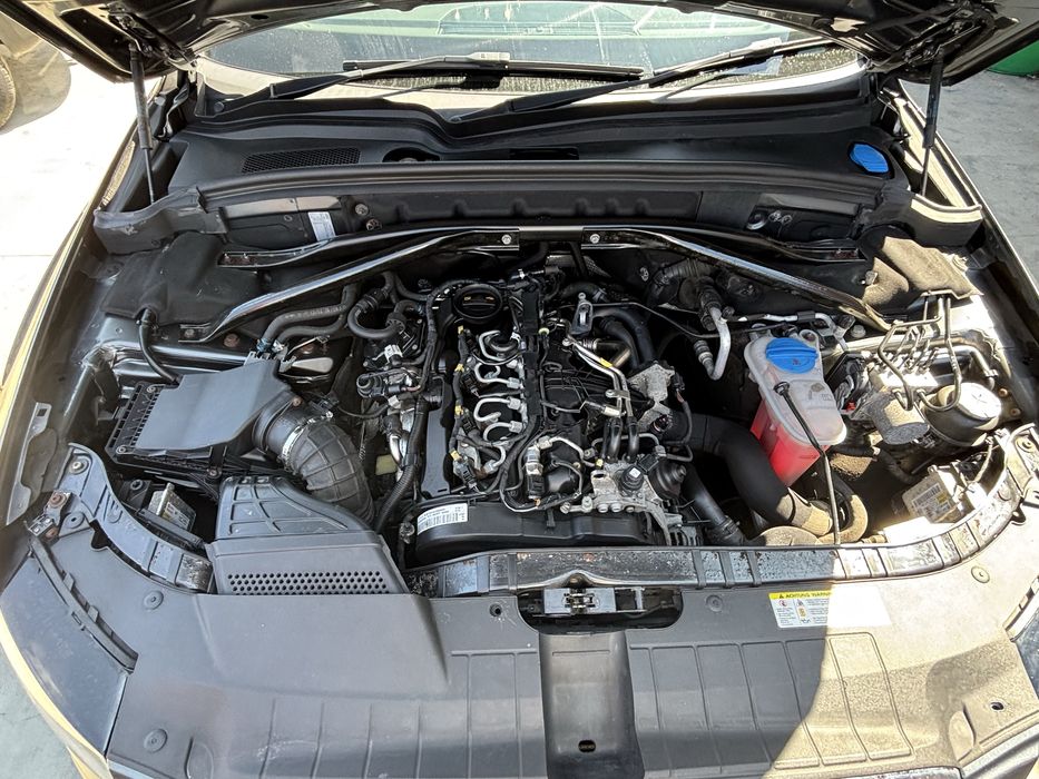 Dezmembrez Audi Q5 2.0 Tdi 170 cp Quattro  2011 cod motor CJC CGL CAH