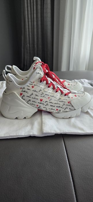 Оригинални дамски маратонки марка DIOR !