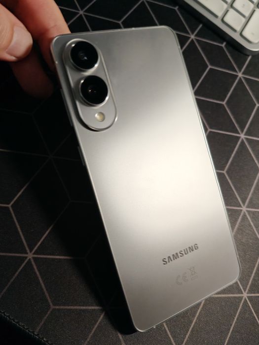 V/S Samsung S25 Edge 256 & 12 GB Silver/NOU