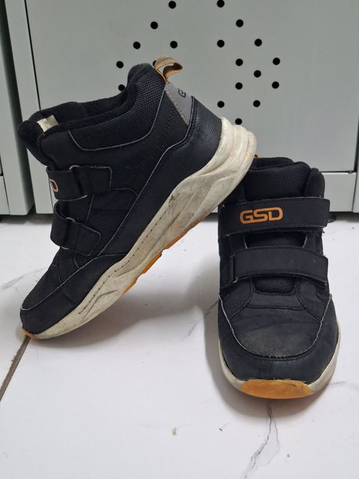 Кросовки, данк, джордан итд