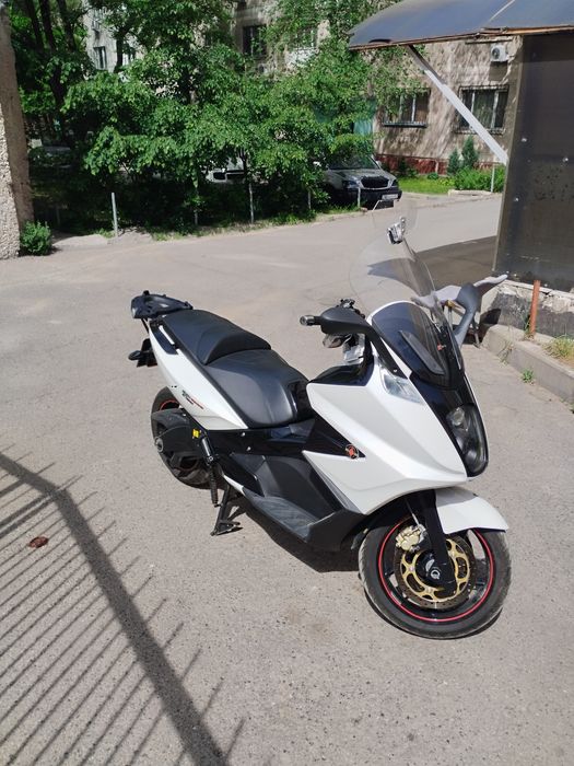 Макси скутер gilera gp 1000