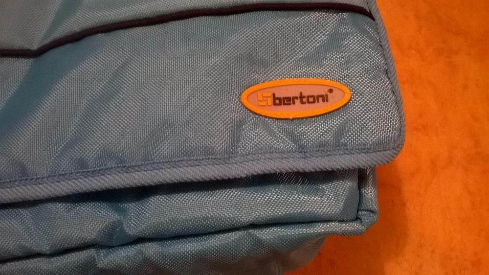 Продавам 3 броя термочанти за бебешки нужди намират се в София