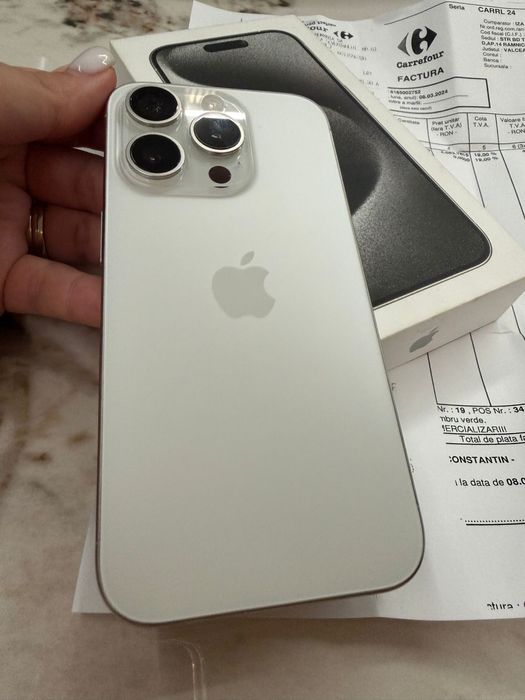 iPhone 15 pro 128GB White
