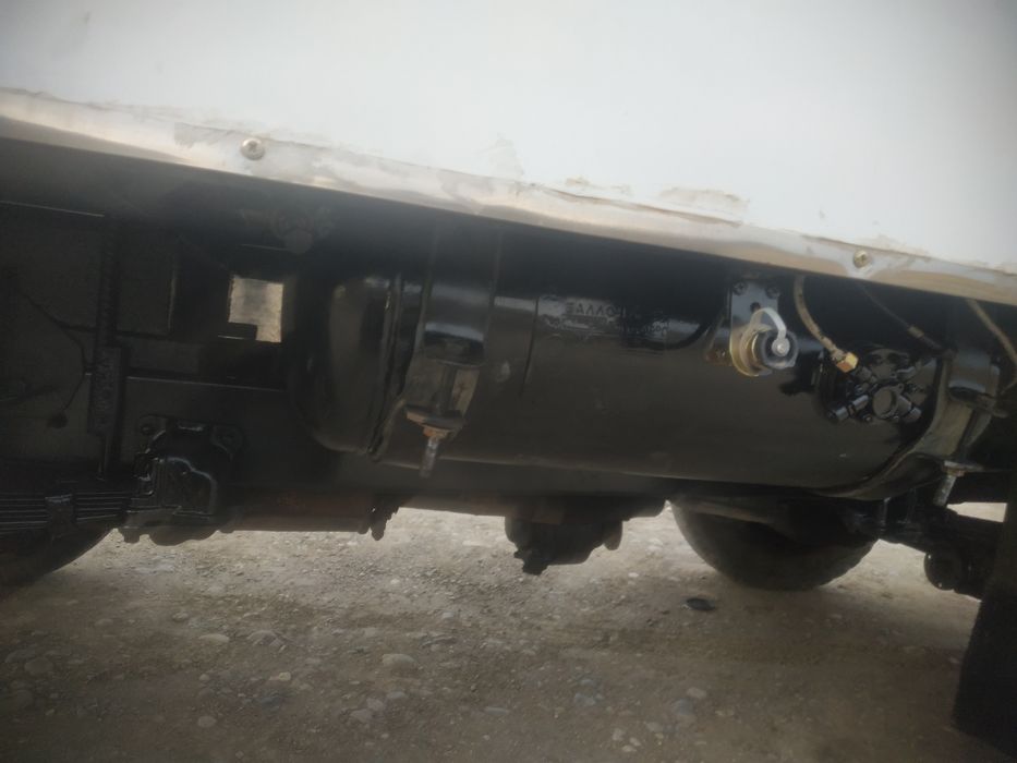 Uaz  sotiladi  pul zarir noldan terilgan