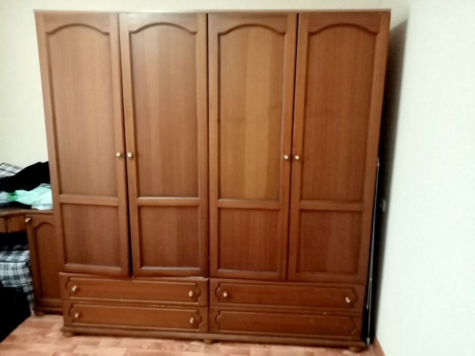 Продам шкаф срочно