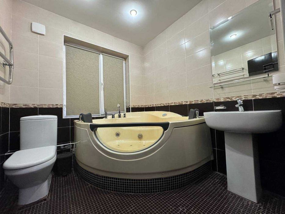 Квартира с ремонтом и 2 санузлами, ул. Садыка Азимова