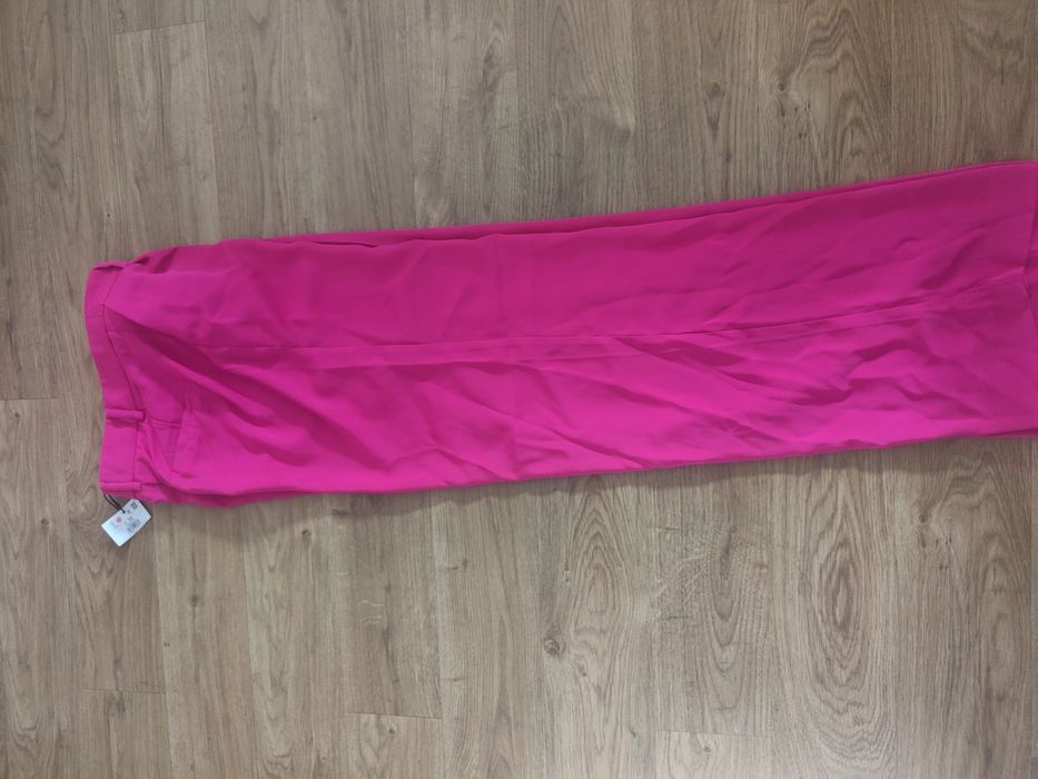 Pantaloni roz Mohito